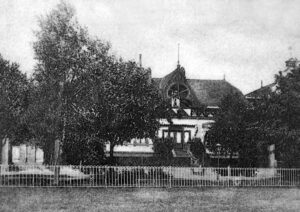 HISTORISCHEr SCHNAPPSCHuss VON einem GEBÄUDE BEIM RUNDGANG © ARCHIV KAI HILDEBRANDT